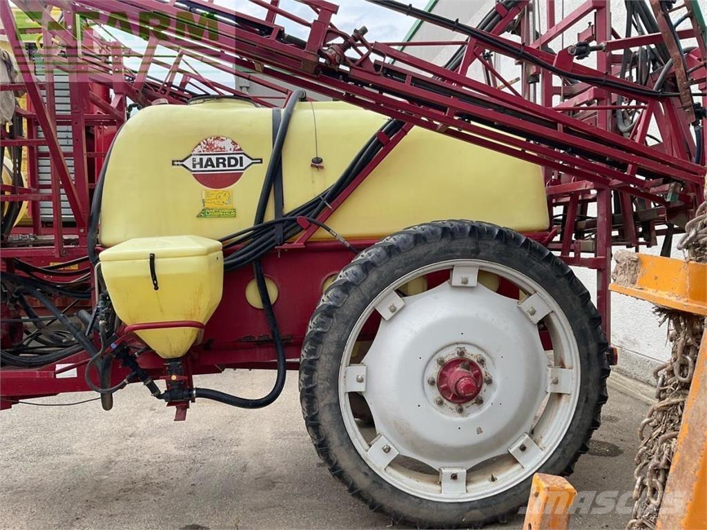 Hardi Commander Причіпні обприскувачі