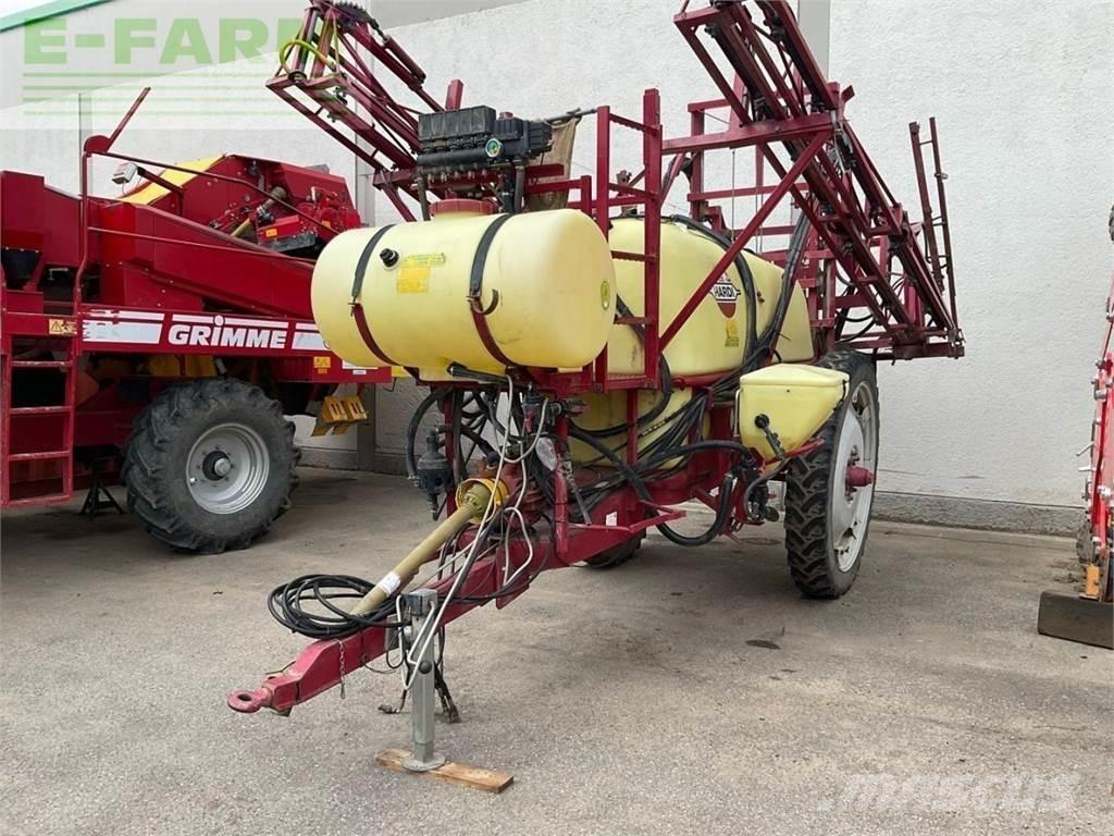 Hardi Commander Причіпні обприскувачі