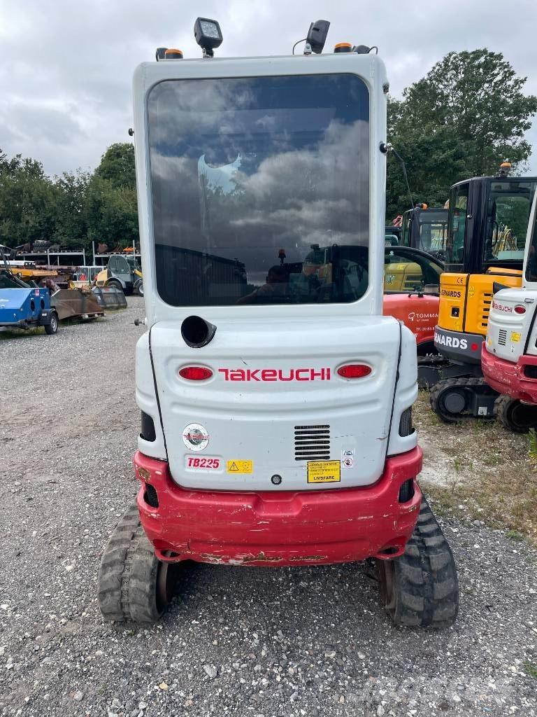 Takeuchi TB 225 Міні-екскаватори < 7т