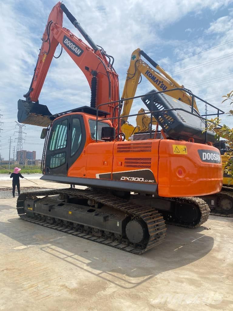 Doosan DX 300 Гусеничні екскаватори
