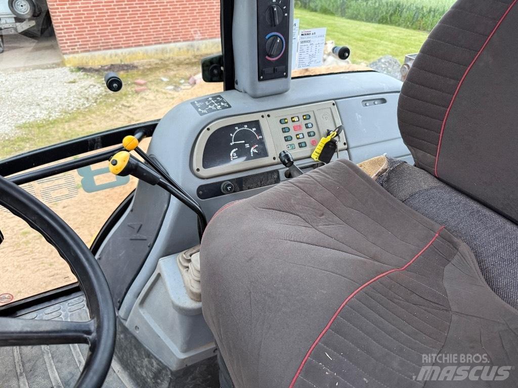 Fermec 860 Екскаватори-навантажувачі