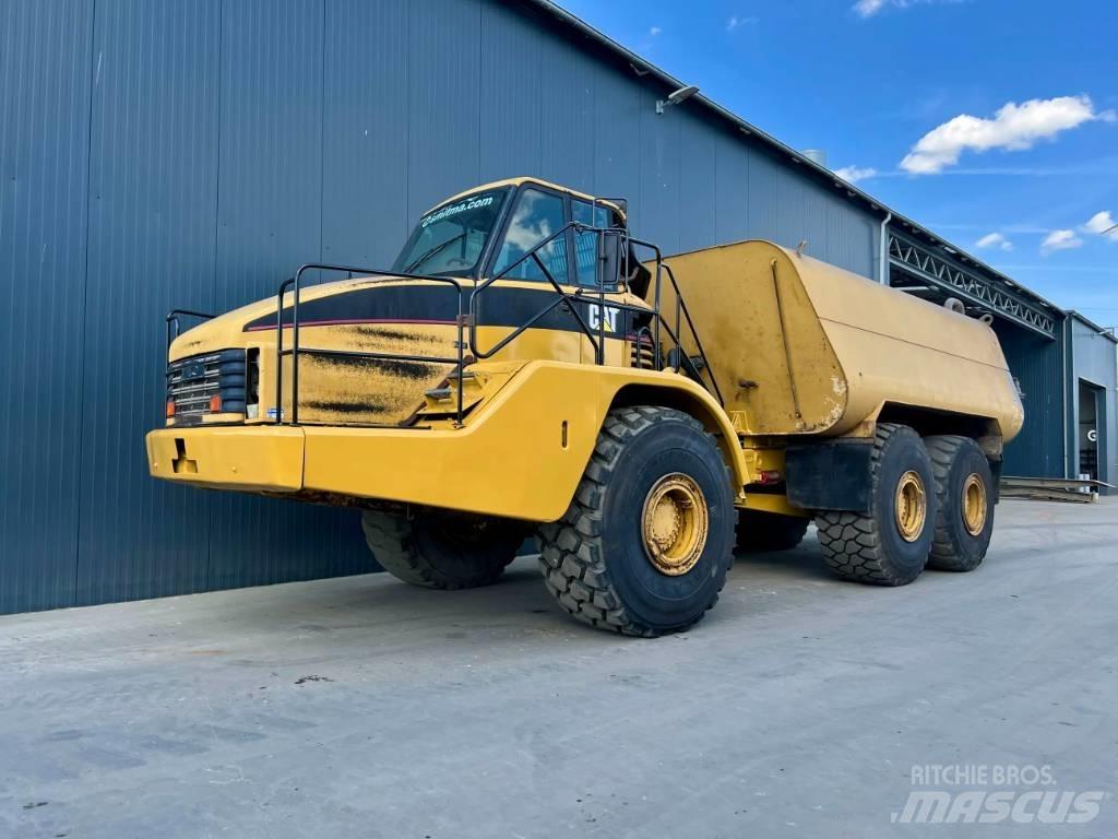 CAT 740 WATER TRUCK Поливальні машини