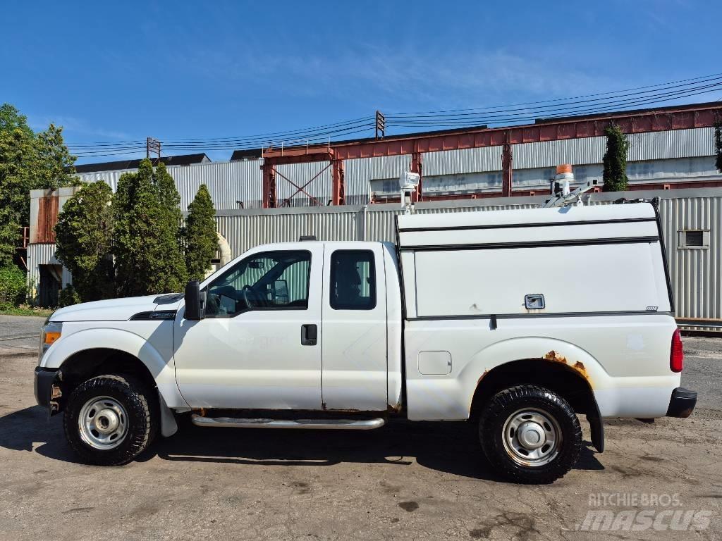 Ford F 250 Пікапи / Бічне розвантаження