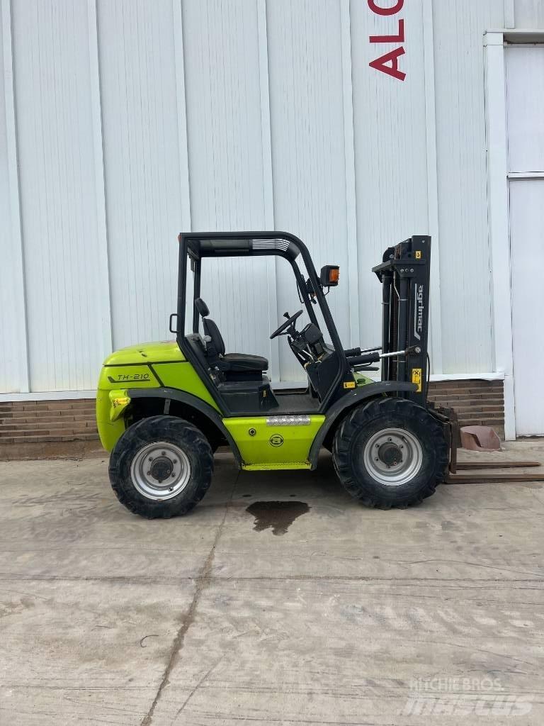 Agrimac TH210 Телескопічні навантажувачі