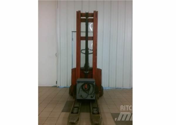 Manitou MA150FR570 Самохідні електроштабелери