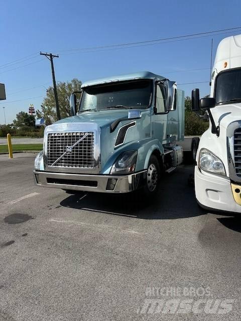 Volvo VNL 430 Тягачі
