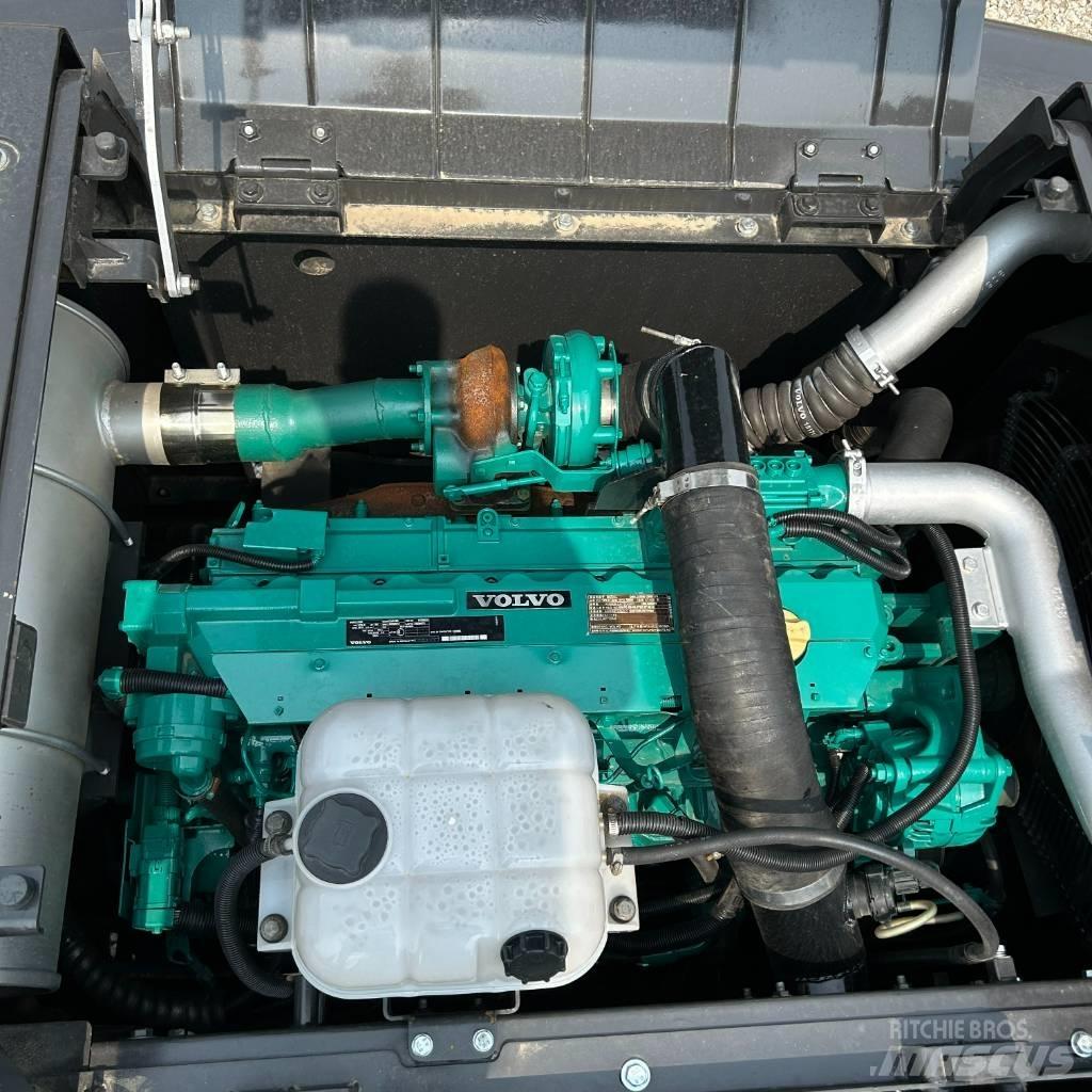 Volvo 300 Гусеничні екскаватори