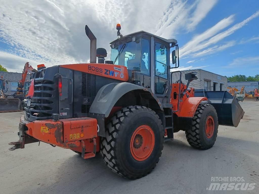 Hitachi ZW 180 Фронтальні навантажувачі