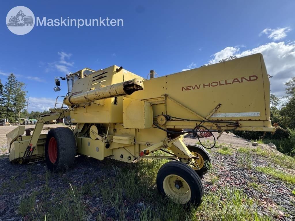 New Holland 1530 Зернозбиральні комбайни