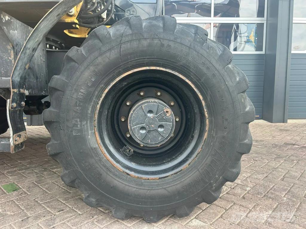 CAT M313D Колісні екскаватори