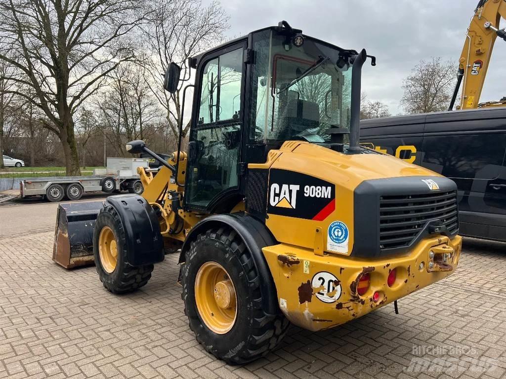 CAT 908M Фронтальні навантажувачі