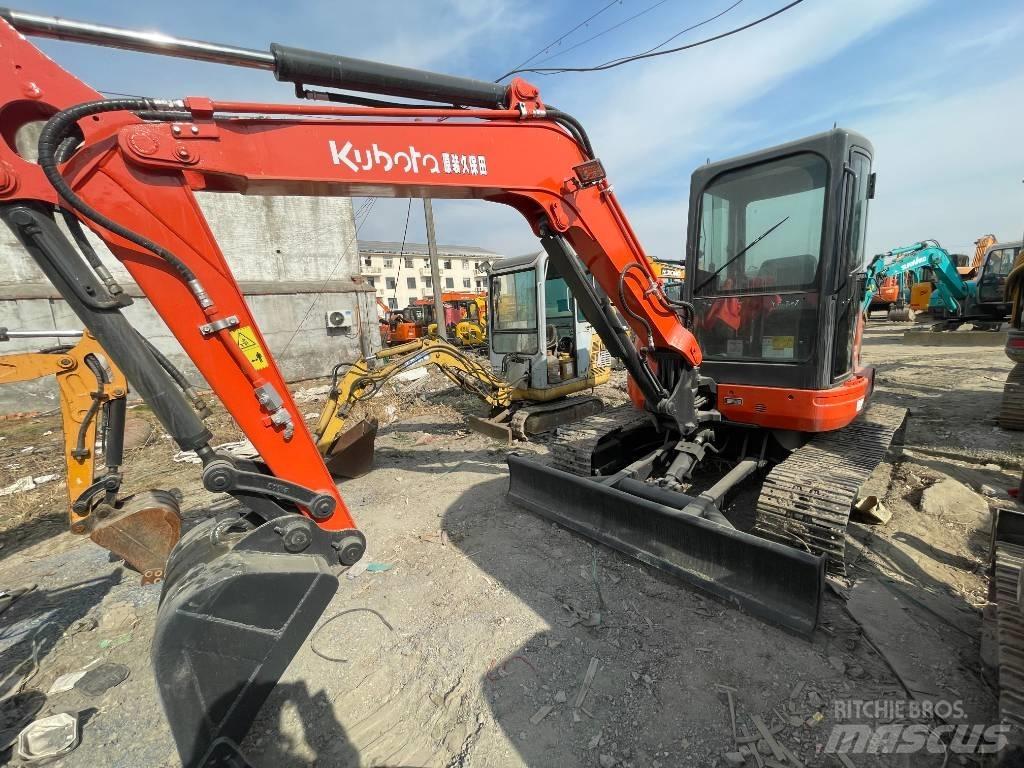 Kubota U35 Міні-екскаватори < 7т