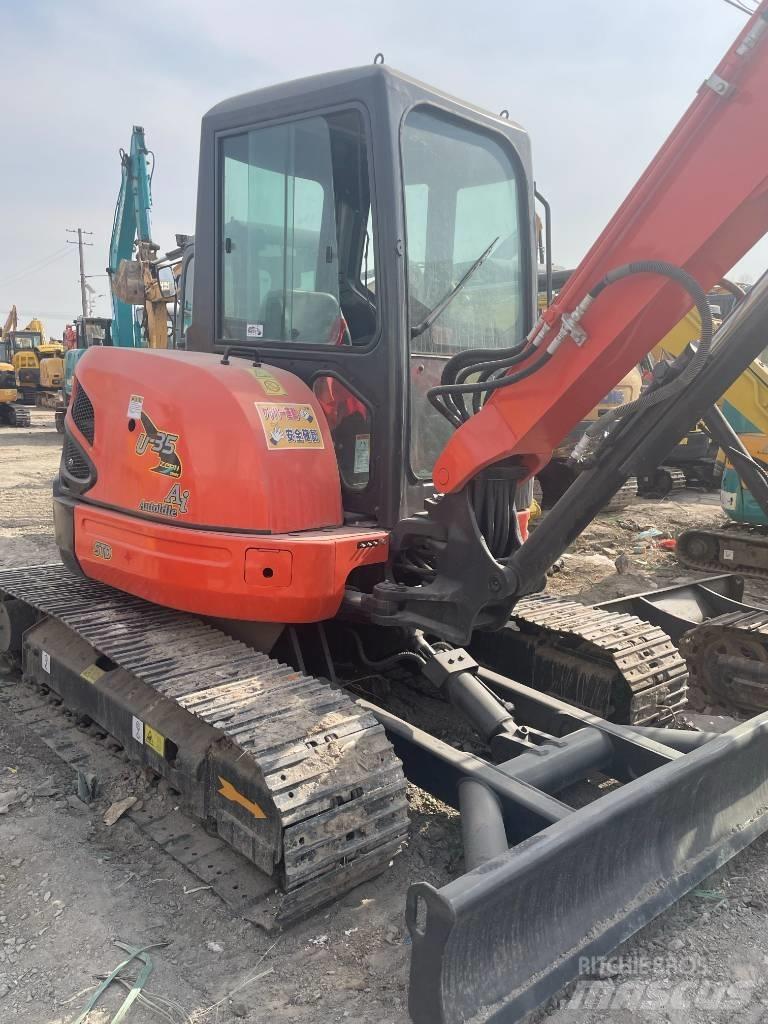 Kubota U35 Міні-екскаватори < 7т