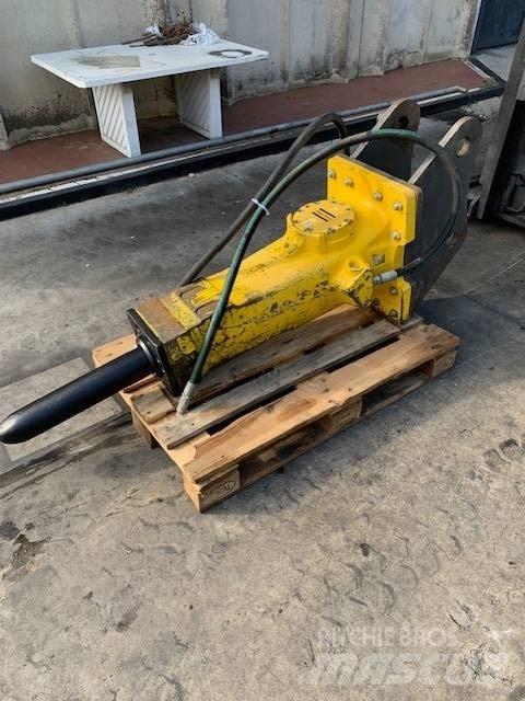 Atlas Copco SB 702 Плуги