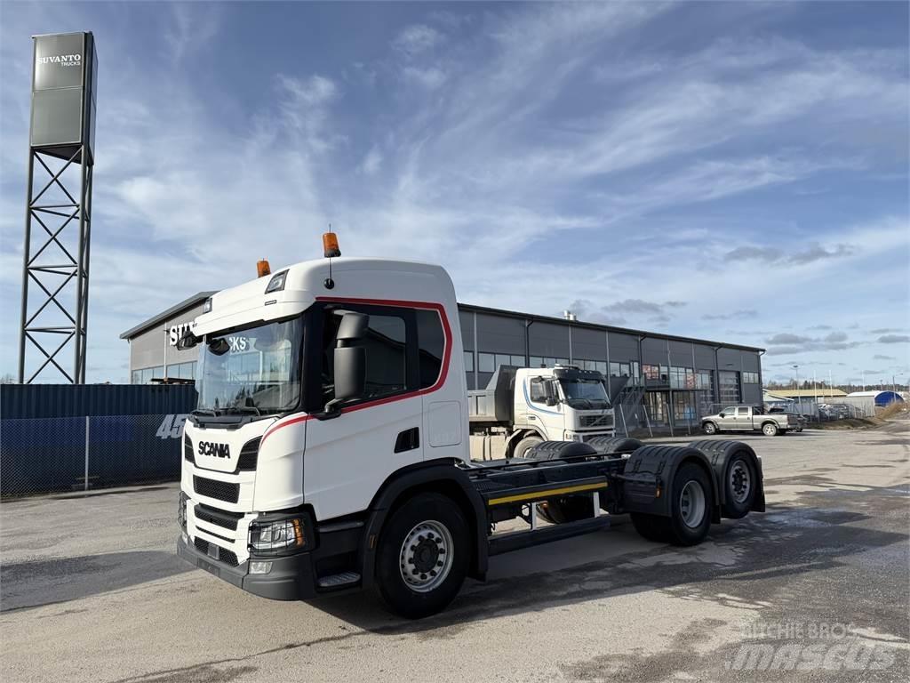 Scania P 360 6X2 Шасі з кабіною