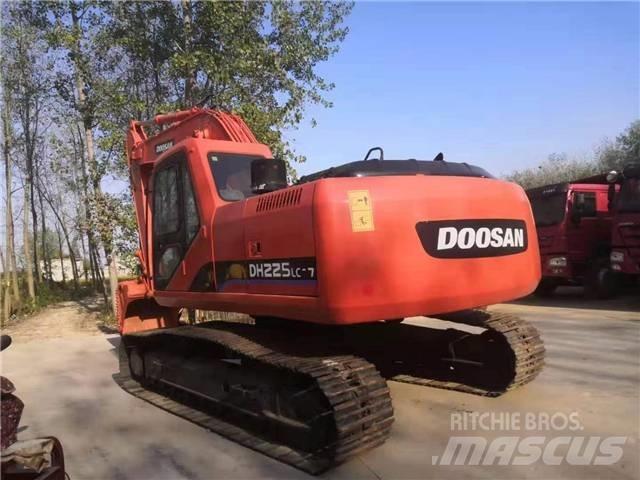 Doosan DH225 Гусеничні екскаватори