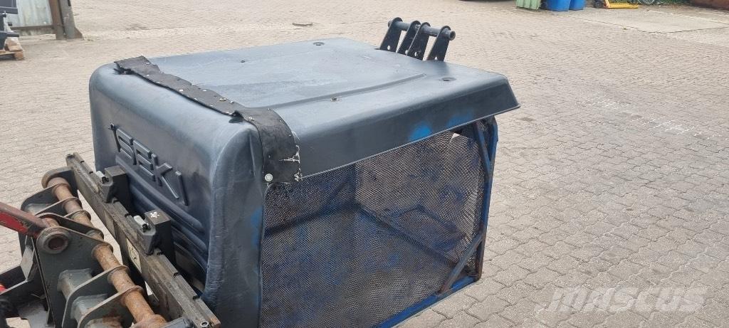 Iseki SXG Самохідні газонокосарки