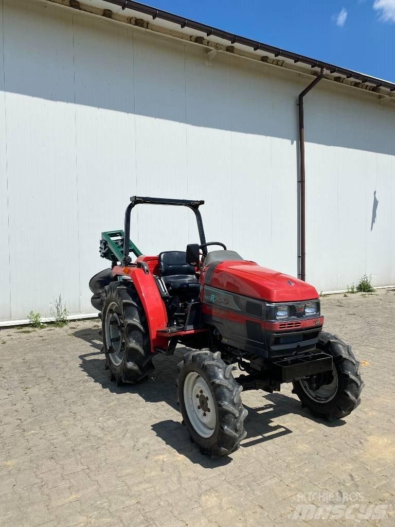 Mitsubishi MTR300 Трактори