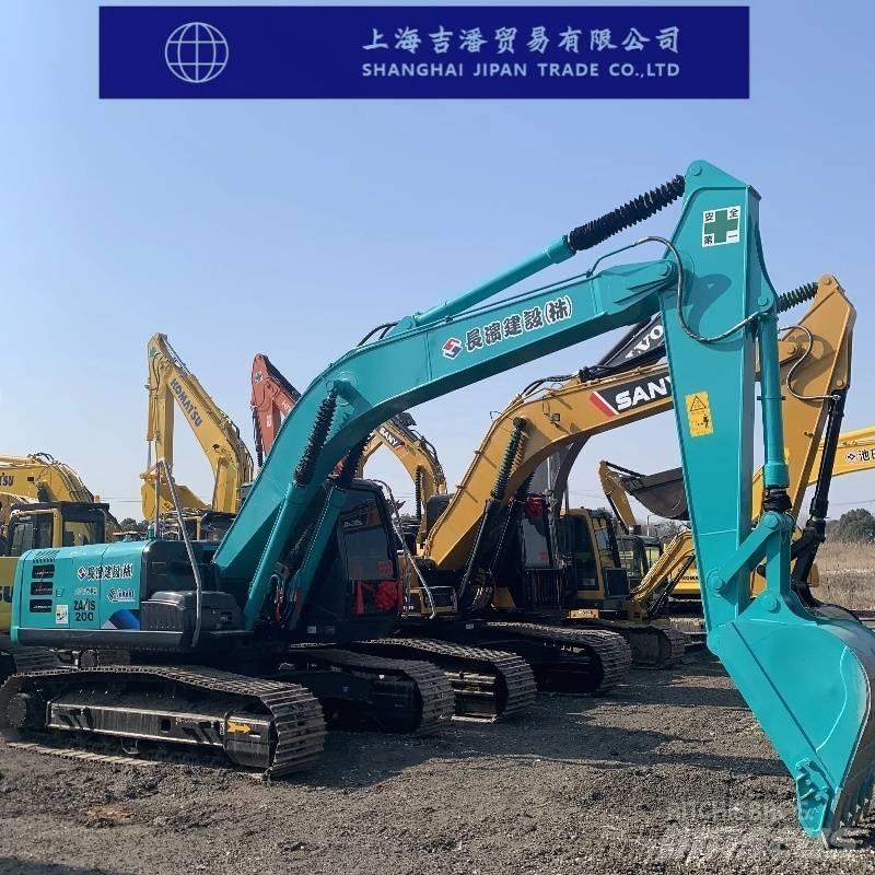 Hitachi ZX 200 Гусеничні екскаватори