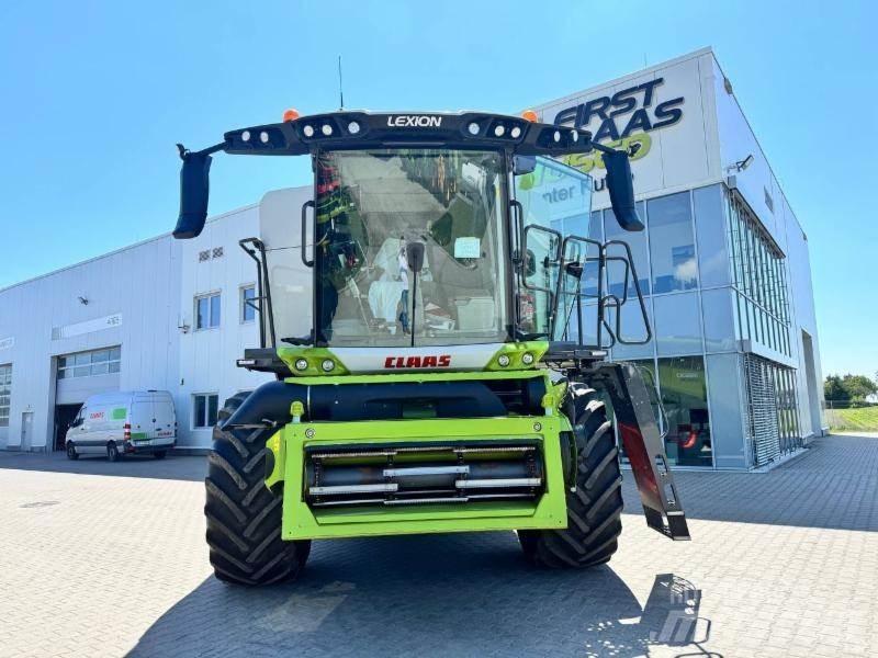 CLAAS LEXION 8600 Зернозбиральні комбайни