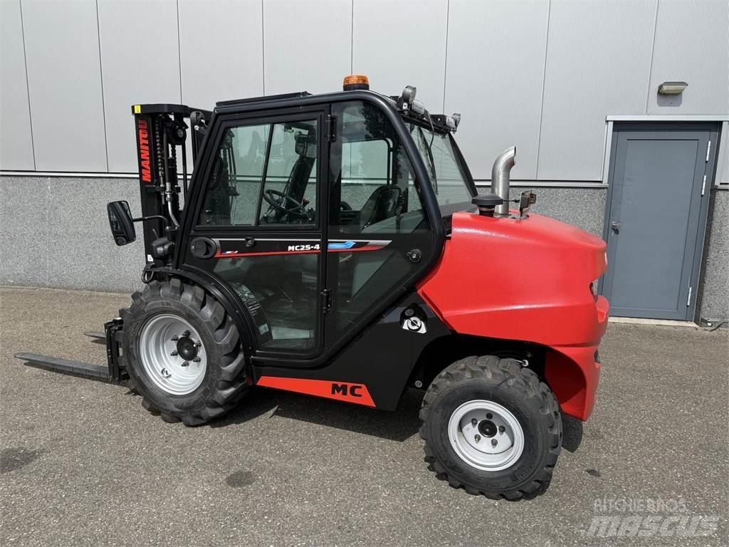 Manitou MC25-4 Навантажувачі підвищеної прохідності