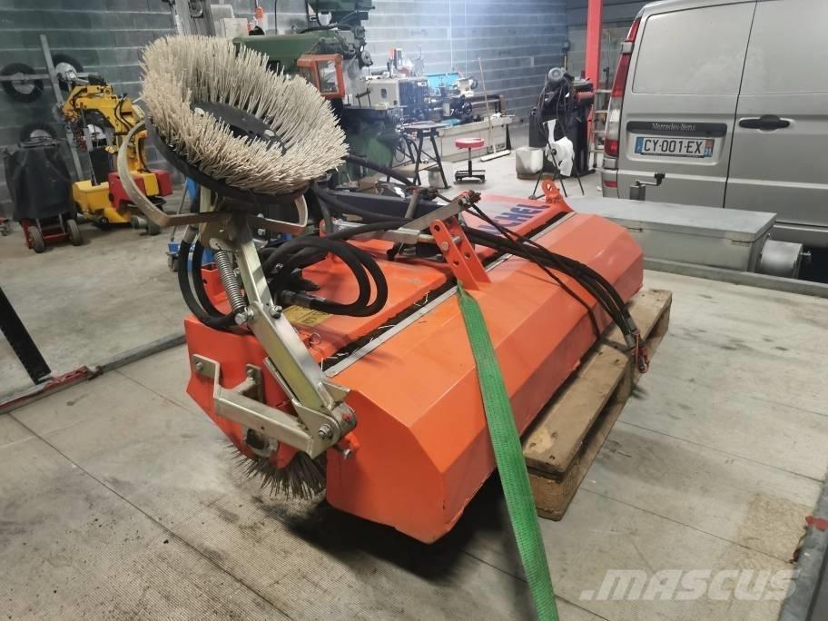 Tuchel Simplex 135HD Підмітальні машини