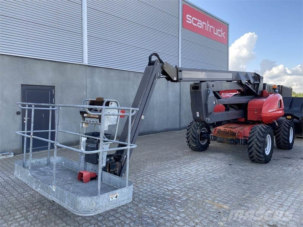 Manitou 200ATJ RC Колінчаті підйомники