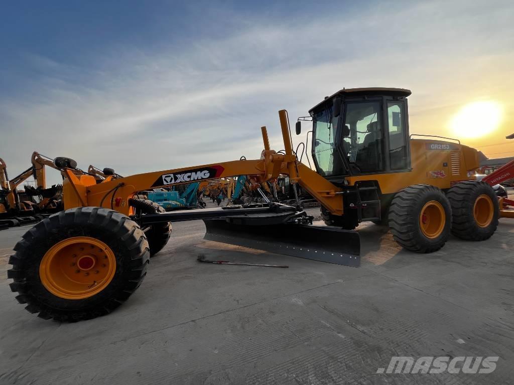 XCMG GR 2153 Колісні бульдозери