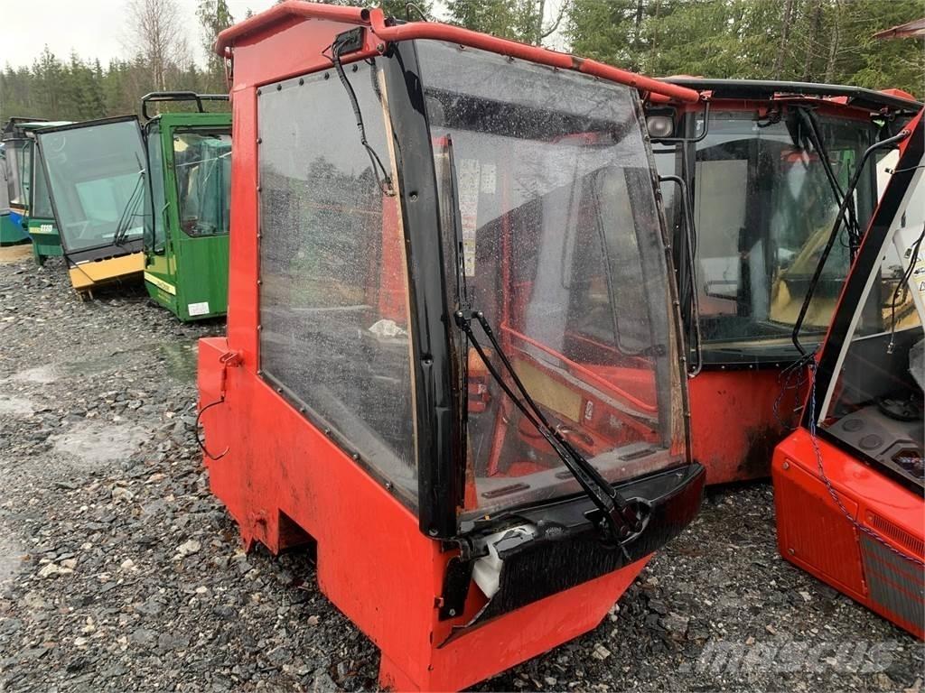 Komatsu 901TX Кабіна