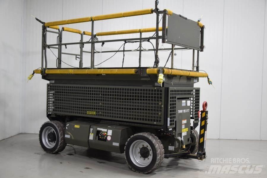 JLG M3369 Підйомники-ножиці