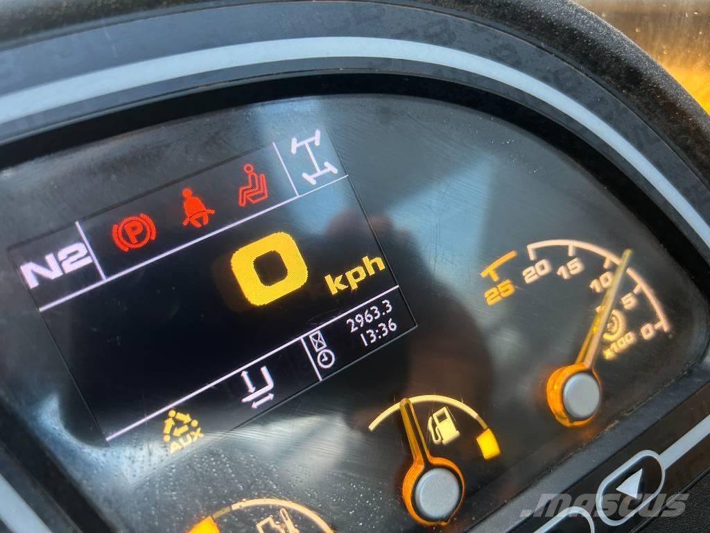 JCB 540-140 Hi Viz Телескопічні навантажувачі