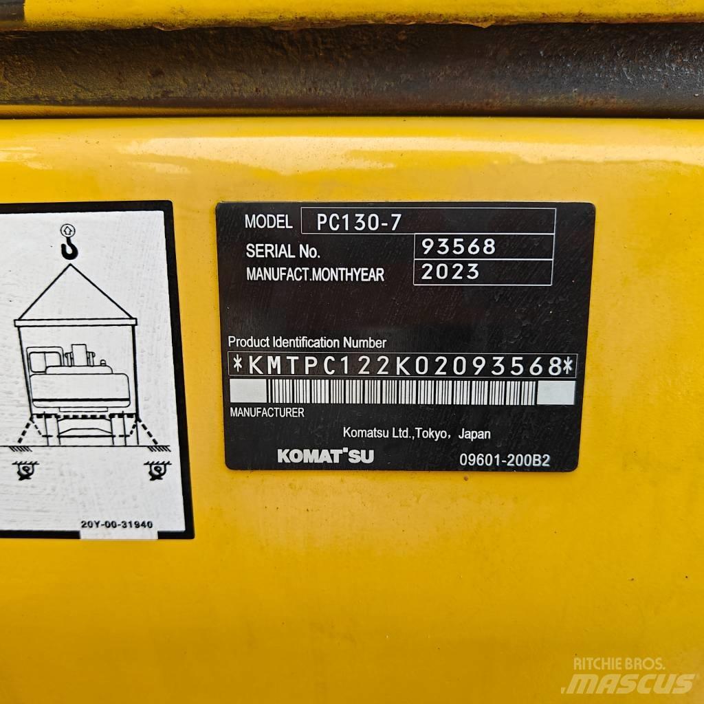 Komatsu 130-7 Гусеничні екскаватори
