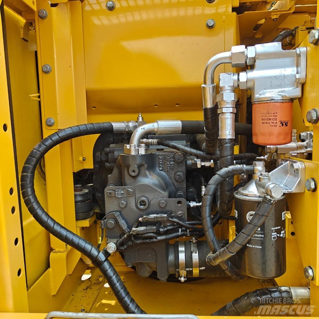 Komatsu 130-7 Гусеничні екскаватори