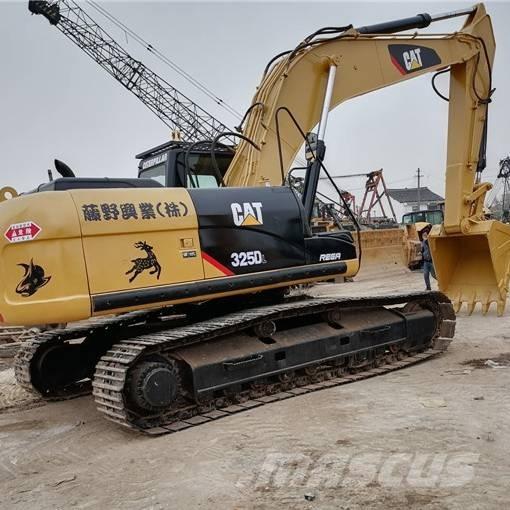 CAT 325 D L Гусеничні екскаватори