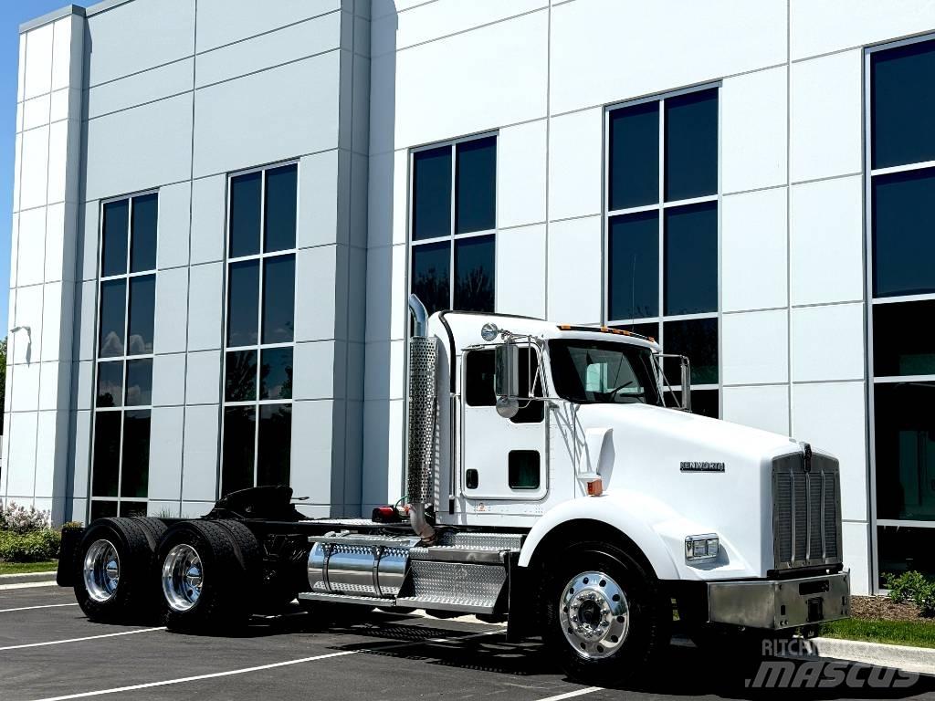 Kenworth T800 Тягачі