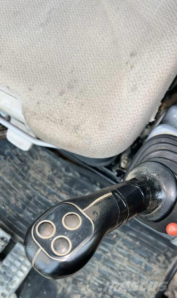 Hitachi ZX 135 US-6 Гусеничні екскаватори