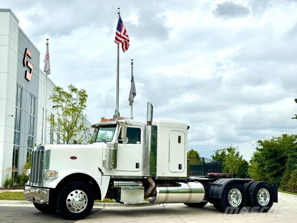 Peterbilt 388 Тягачі