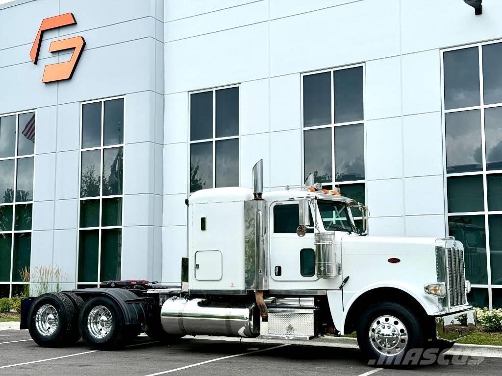 Peterbilt 388 Тягачі