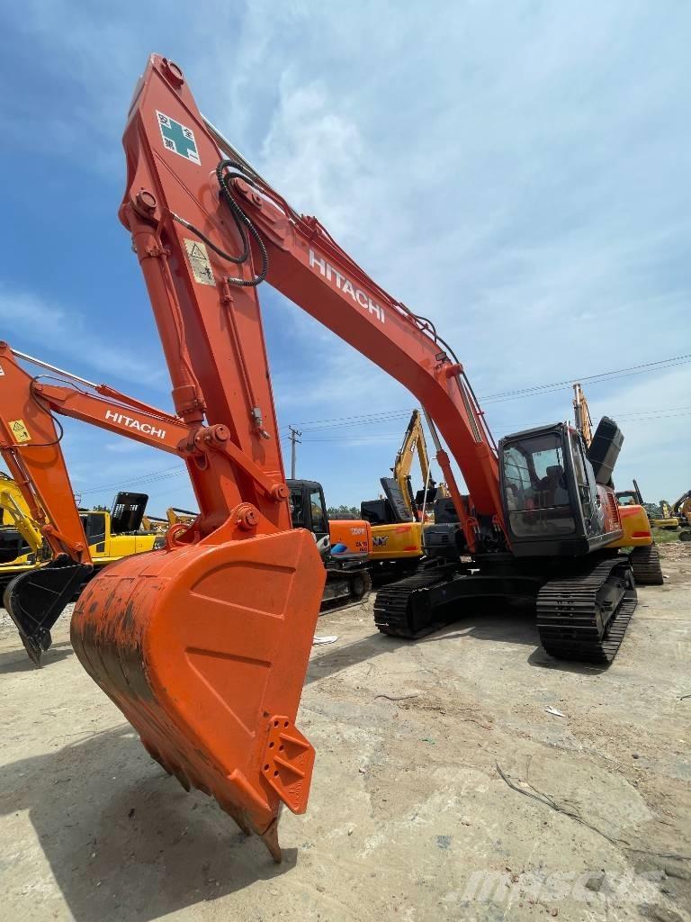 Hitachi ZX 240 Гусеничні екскаватори