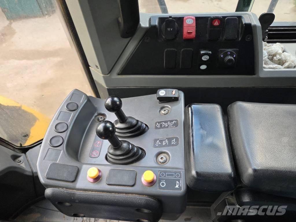 CAT 962 M Фронтальні навантажувачі
