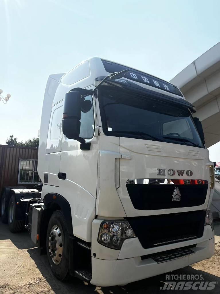Sinotruk T7H Тягачі