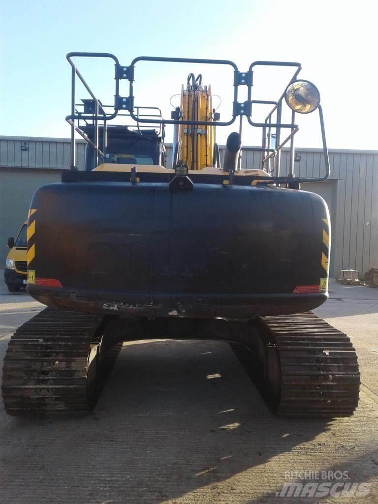 JCB JS220LC Гусеничні екскаватори