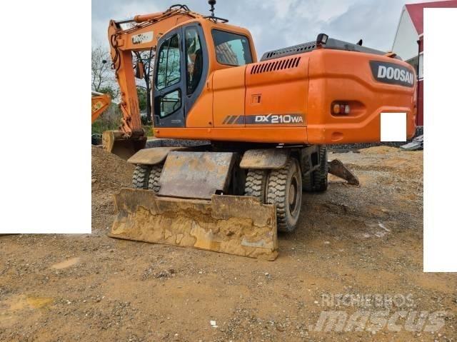 Doosan DX 210 W Колісні екскаватори