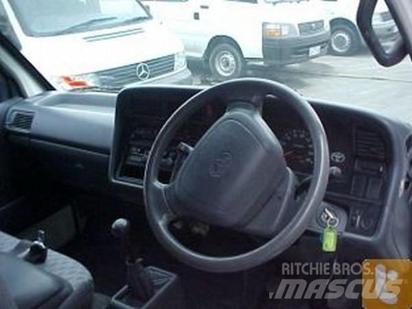 Toyota HIACE RZH103R Панельні фургони