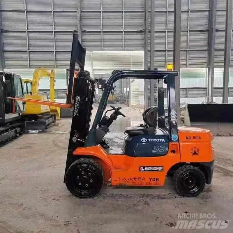 Toyota FD35 Дизельні навантажувачі