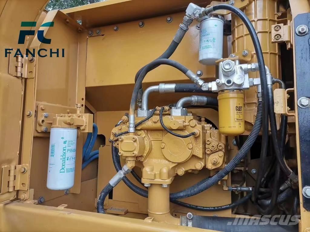 CAT 320 D Гусеничні екскаватори