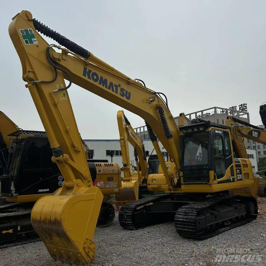 Komatsu 200-8 Гусеничні екскаватори