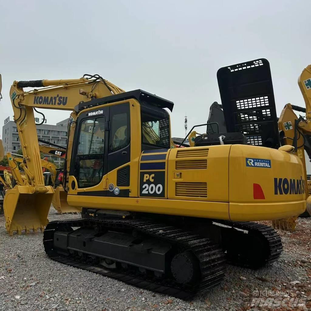 Komatsu 200-8 Гусеничні екскаватори