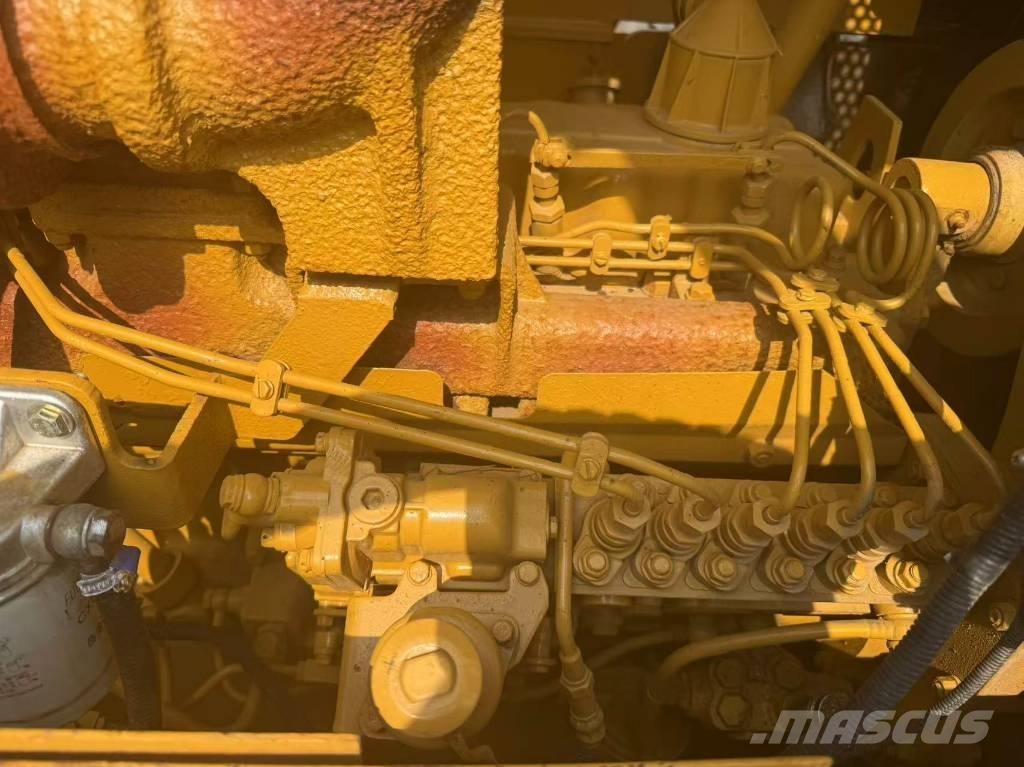 CAT D 6 G Гусеничні бульдозери