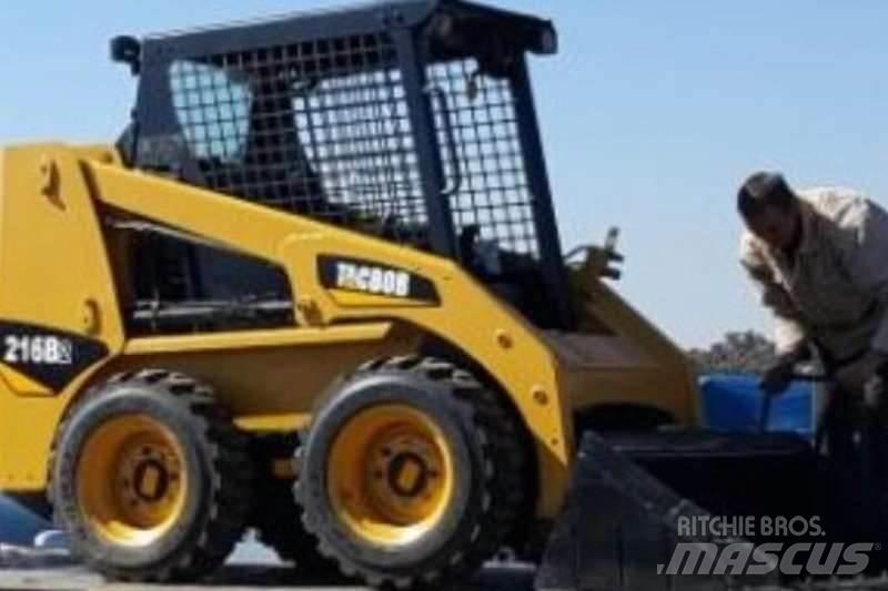CAT Bobcat Вантажівки / спеціальні